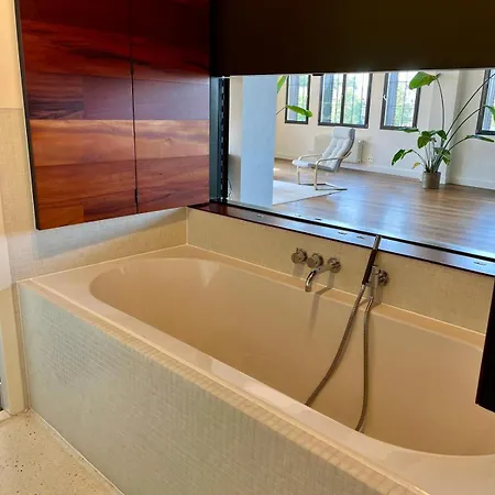 Gorgeous 216 Sqm Industrial Apartment, 10 Min Away From The Διαμέρισμα