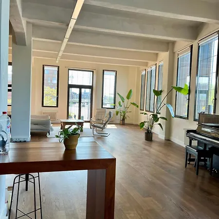 Διαμέρισμα Gorgeous 216 Sqm Industrial Apartment, 10 Min Away From The *